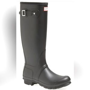 Hunter matte Black Boots